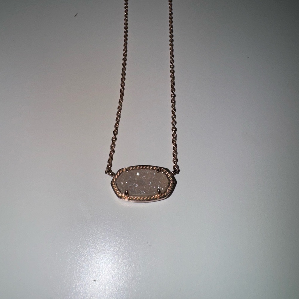 Kendra Scott rose gold necklace